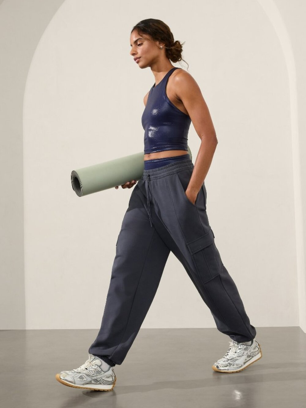 Athleta Simone Biles Purpose Shine Crop Bra Metallic Blue Size XL A-C Cup NEW